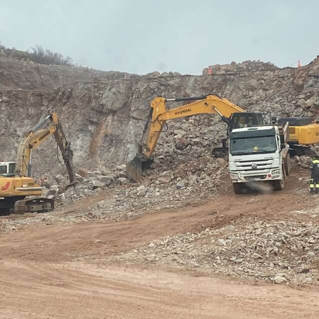 A74FBA23-1C05-437D-9789-D49E25C56A24_1_105_c